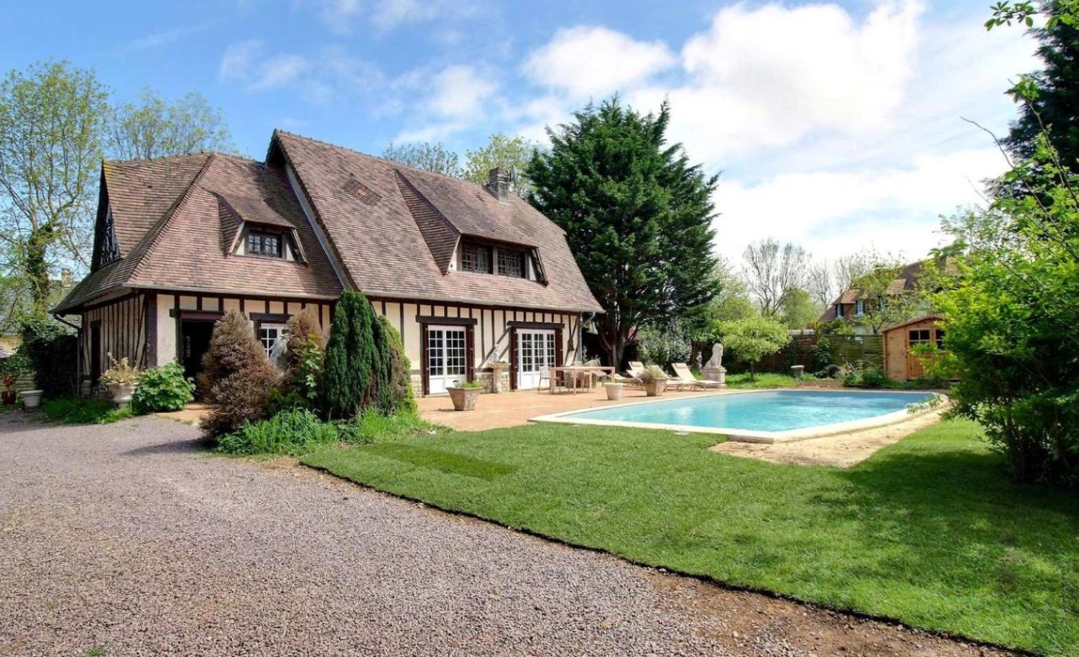 Superbe Maison Normande Avec Piscine A 3 Minutes De La Mer Auberville Dış mekan fotoğraf